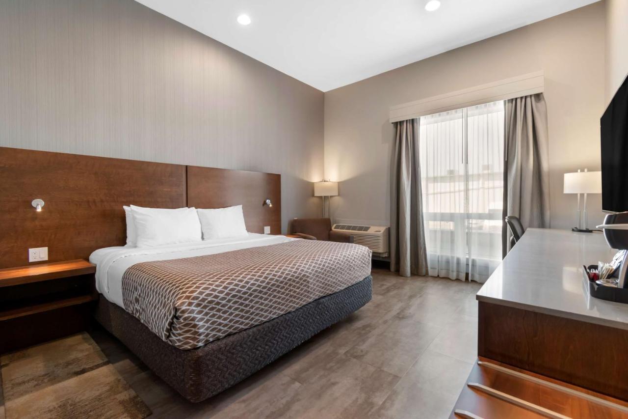 Best Western Plus East Side Saskatoon Exterior foto